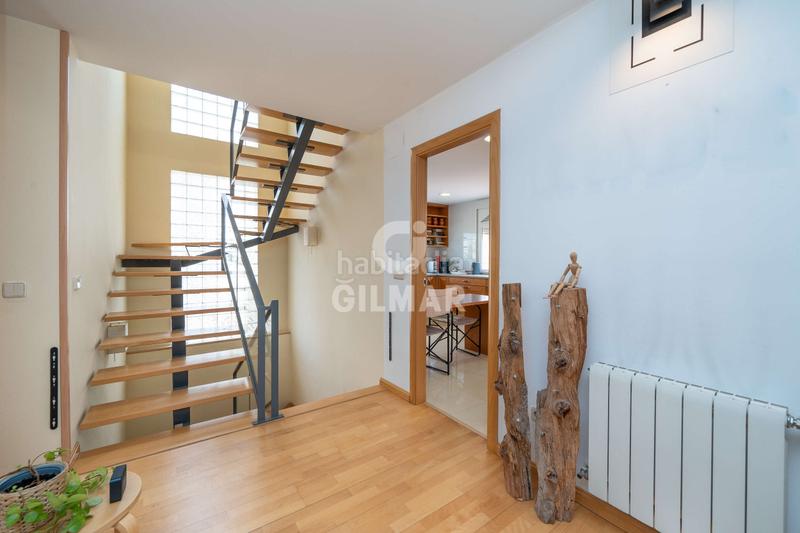 Foto 660c0f48-f52c-48f6-a940-7bb9b6258aa8. Chalet con riscaldamento parcheggio piscina in Rejas Madrid