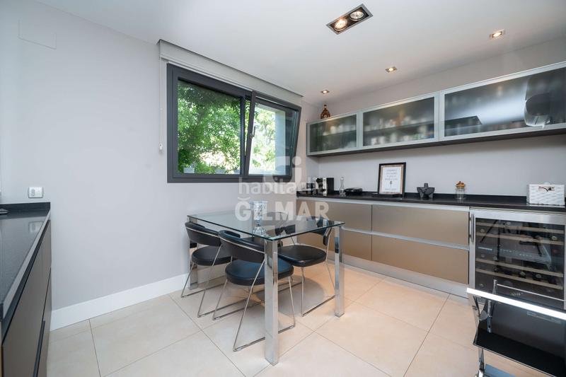 Foto 0a420b92-558b-4b40-8e1e-3d45bfca1ddc. Xalet amb calefacció aparcament piscina a Canillejas Madrid