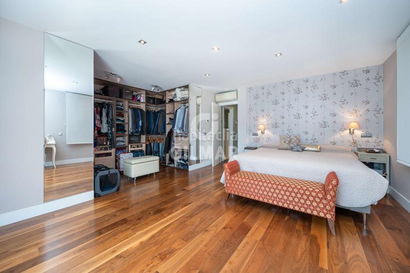 Foto 1f87f1a6-b8e1-4bd9-b005-98e883382449. Xalet amb calefacció aparcament piscina a Canillejas Madrid