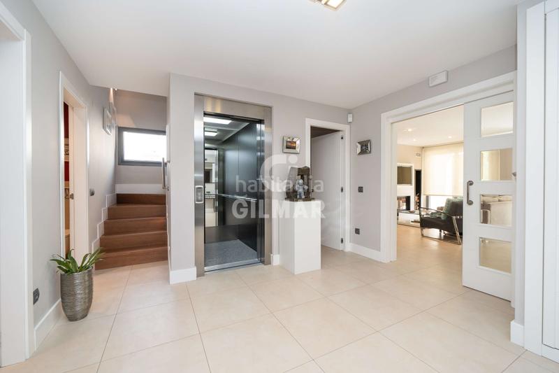 Foto 931a8fba-332a-4661-98fc-44e5ee06fcdf. Xalet amb calefacció aparcament piscina a Canillejas Madrid