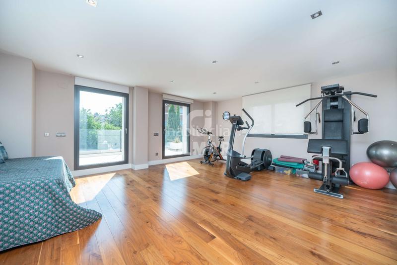 Foto b40e2aad-9268-493b-ba49-79a14c779b97. Xalet amb calefacció aparcament piscina a Canillejas Madrid