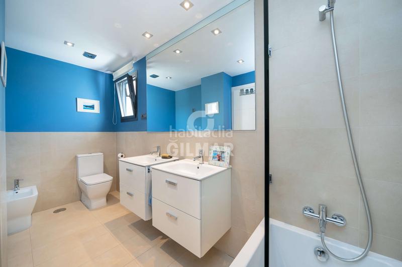 Foto ba8d10cb-14bf-4124-93fd-60bd4645b5e1. Xalet amb calefacció aparcament piscina a Canillejas Madrid