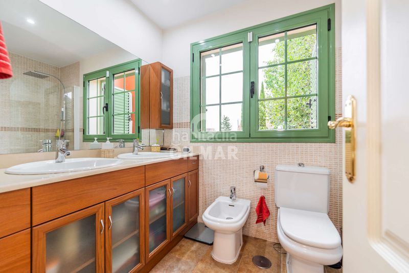 Casa pareada en el exclusivo barrio de la piovera, dentro del distrito de hortaleza , se encuentra este espectacular chalet pareado co en Madrid - Imagen 18