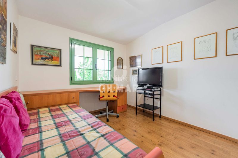 Casa pareada en el exclusivo barrio de la piovera, dentro del distrito de hortaleza , se encuentra este espectacular chalet pareado co en Madrid - Imagen 8