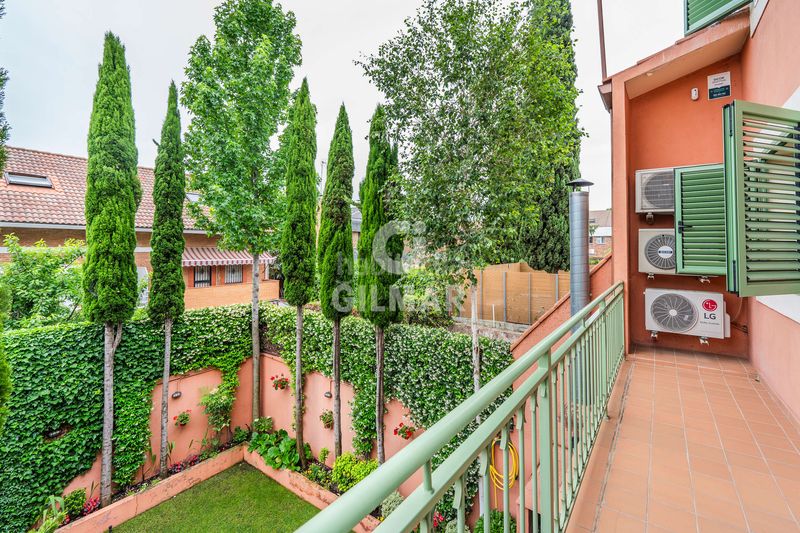 Casa pareada en el exclusivo barrio de la piovera, dentro del distrito de hortaleza , se encuentra este espectacular chalet pareado co en Madrid - Imagen 17