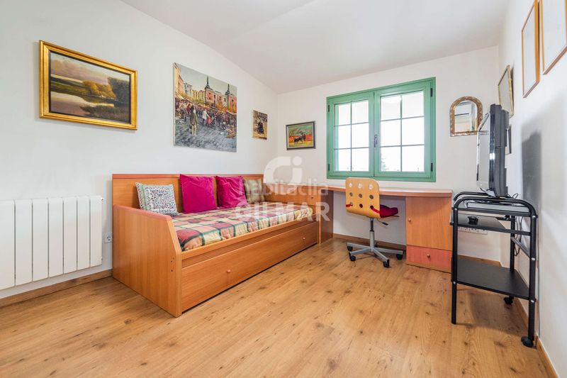 Casa pareada en el exclusivo barrio de la piovera, dentro del distrito de hortaleza , se encuentra este espectacular chalet pareado co en Madrid - Imagen 7