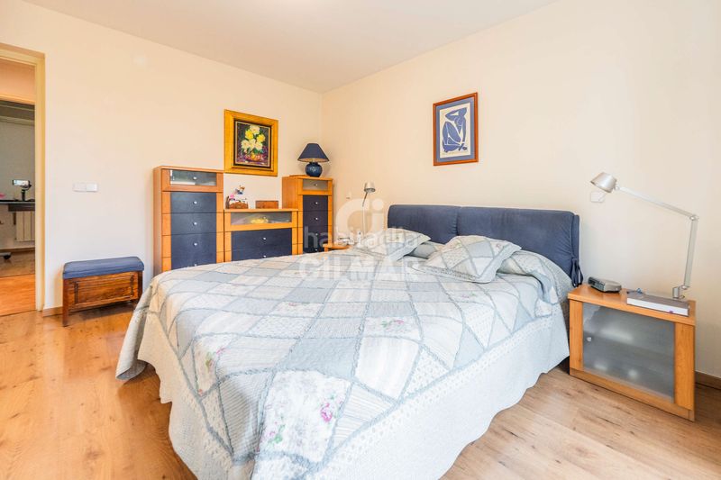 Casa pareada en el exclusivo barrio de la piovera, dentro del distrito de hortaleza , se encuentra este espectacular chalet pareado co en Madrid - Imagen 16