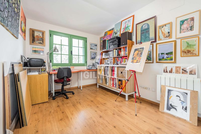 Casa pareada en el exclusivo barrio de la piovera, dentro del distrito de hortaleza , se encuentra este espectacular chalet pareado co en Madrid - Imagen 2
