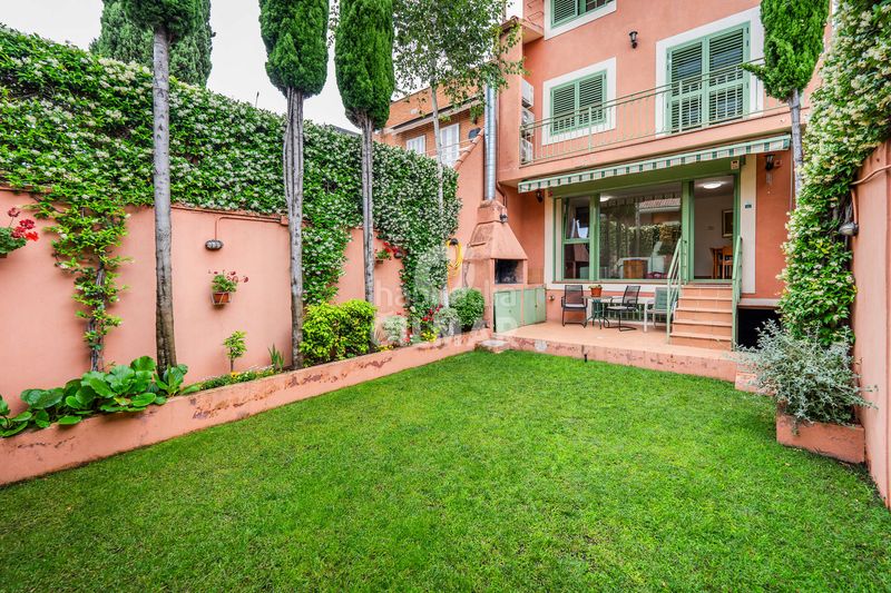 Casa pareada en el exclusivo barrio de la piovera, dentro del distrito de hortaleza , se encuentra este espectacular chalet pareado co en Madrid