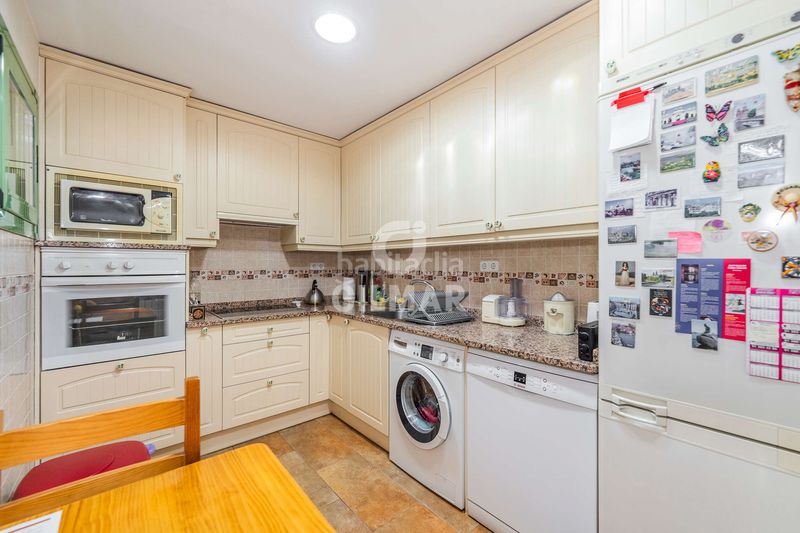 Casa pareada en el exclusivo barrio de la piovera, dentro del distrito de hortaleza , se encuentra este espectacular chalet pareado co en Madrid - Imagen 21