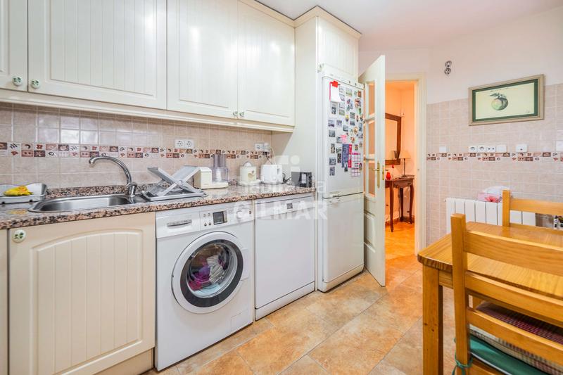 Foto 7c1b2640-a437-4e39-a8dd-414c5f779e9a. Casa aparellada amb calefacció aparcament a Palomas Madrid