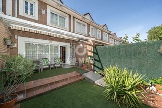 Maison jumelée à Arcos. En la zona más exclusiva y tranquila de las rosas, calle versall