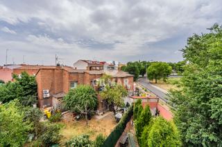 Xalet a Recoletos. Ubicado en el prestigioso barrio de canillejas, en el distrito d