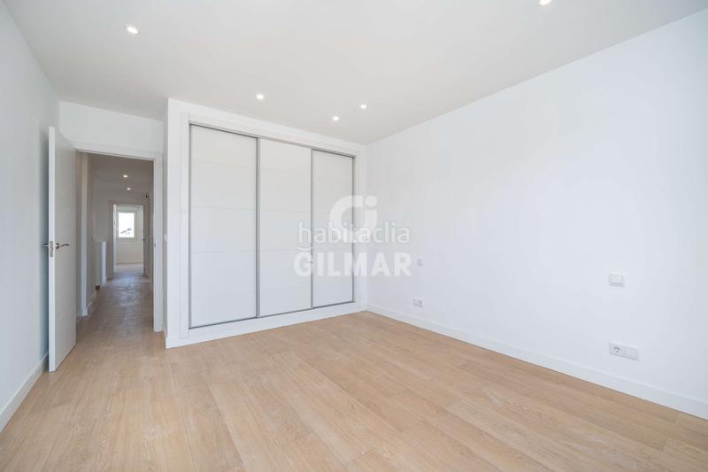 Foto 5c36e041-64ab-4c1f-9263-f3cd31dc705c. Casa bifamiliare con riscaldamento parcheggio piscina in Madrid