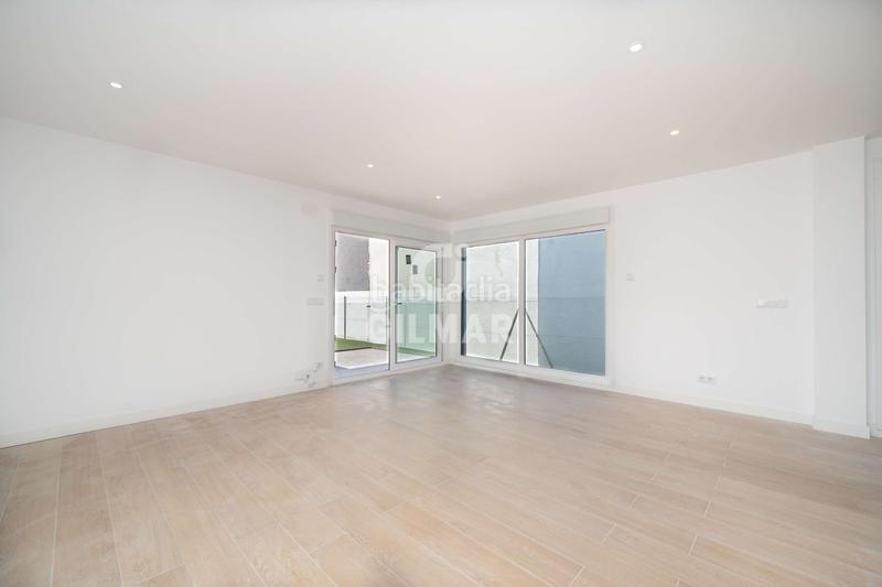 Foto 84ff2ed5-1bfd-4447-9e65-daa529d77505. Casa bifamiliare con riscaldamento parcheggio piscina in Madrid