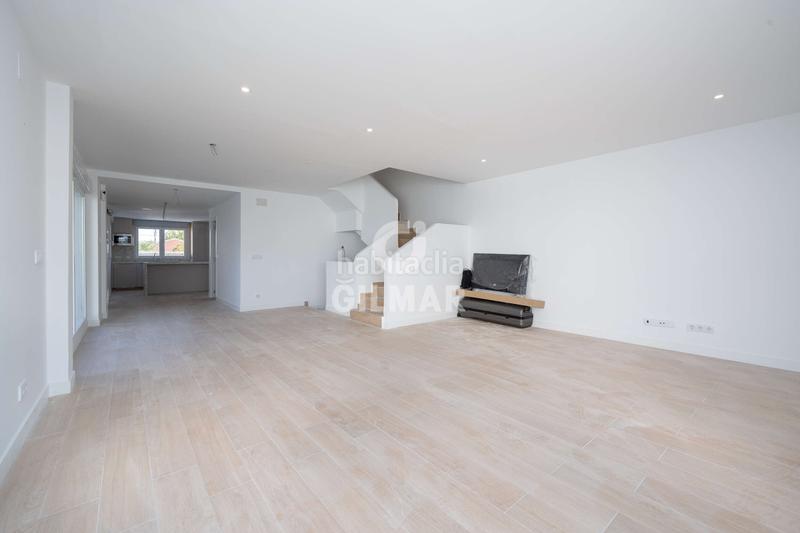 Foto aeccdb12-7cb2-46b2-8d82-be2c0d19620f. Casa bifamiliare con riscaldamento parcheggio piscina in Madrid