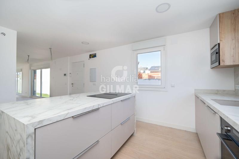 Foto d6340e57-4e58-4ba1-b23c-45f7bc98d03a. Casa bifamiliare con riscaldamento parcheggio piscina in Madrid