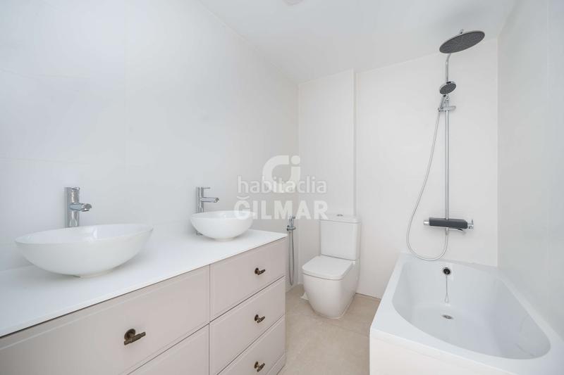 Foto e823f91a-6756-450c-b4de-6cb840cb1b13. Casa bifamiliare con riscaldamento parcheggio piscina in Madrid