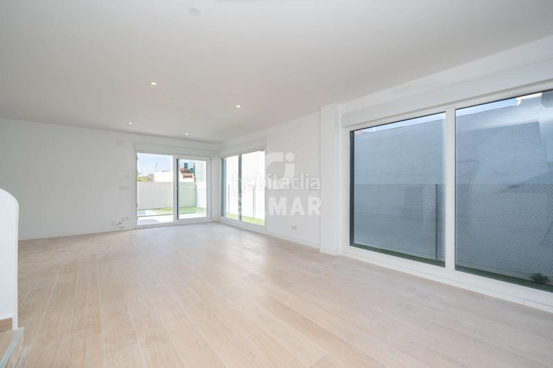 Foto ea1c7158-e7d6-49c3-96cb-97e05fed855f. Casa bifamiliare con riscaldamento parcheggio piscina in Madrid