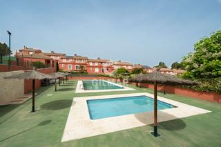 Maison jumelée à Altos de Jarama. Descubre este espectacular chalet pareado en paracuellos del jar
