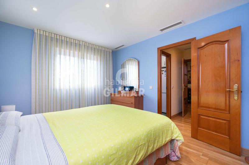 Foto be80ef2b-e78a-4e56-b4fa-1911207e704d. Casa aparellada amb calefacció a Valdebebas - Valdefuentes Madrid