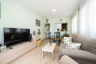 Doppelhaus in Valdebebas - Valdefuentes. Este magnífico chalet pareado se encuentra en la exclusiva zona