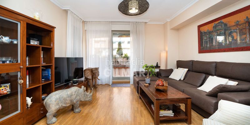 Planta baja descubre este excepcional bajo ubicado en la prestigiosa zona de Alameda de Osuna, en el distrito de barajas, . con 134 m co en Madrid - Imagen 3