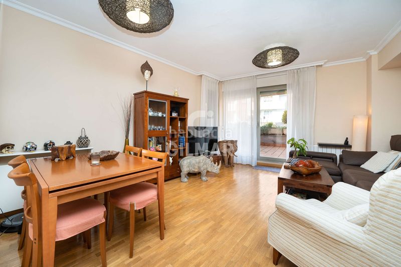 Planta baja descubre este excepcional bajo ubicado en la prestigiosa zona de Alameda de Osuna, en el distrito de barajas, . con 134 m co en Madrid - Imagen 2