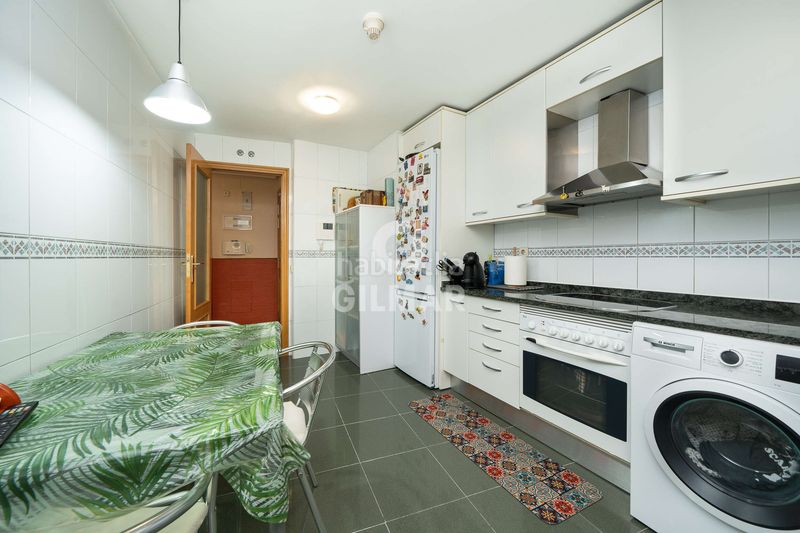 Planta baja descubre este excepcional bajo ubicado en la prestigiosa zona de Alameda de Osuna, en el distrito de barajas, . con 134 m co en Madrid - Imagen 25