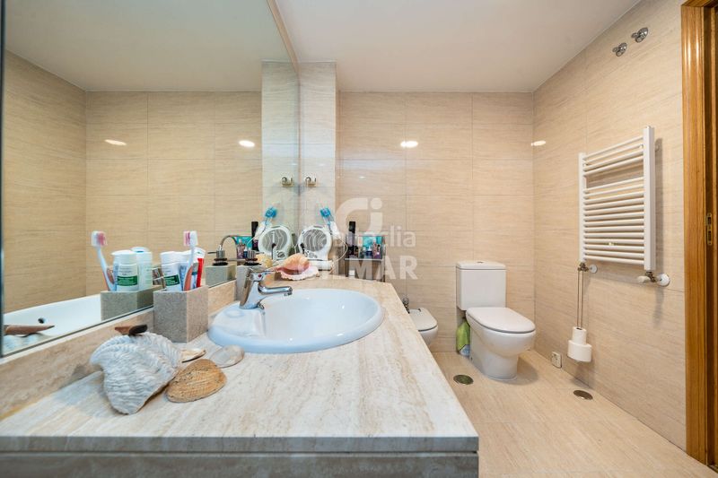 Planta baja descubre este excepcional bajo ubicado en la prestigiosa zona de Alameda de Osuna, en el distrito de barajas, . con 134 m co en Madrid - Imagen 17