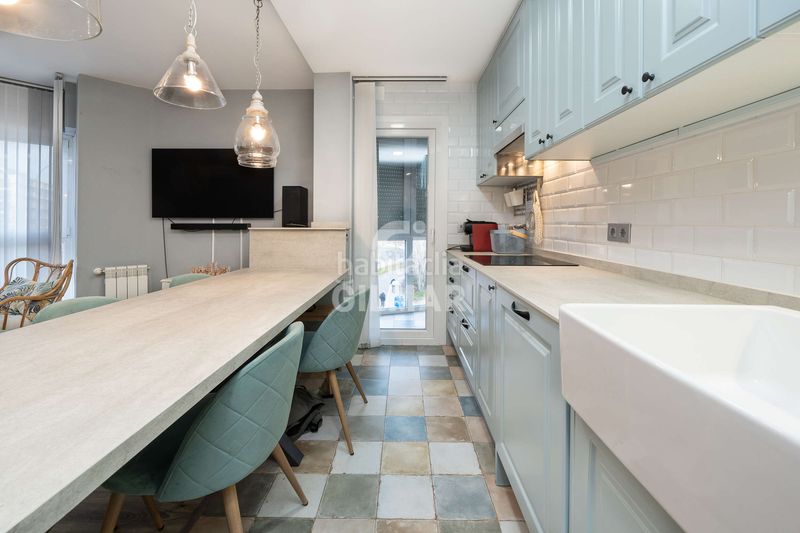 Piso descubre el privilegio de vivir en una de las zonas más exclusivas , conde orgaz, con esta espectacular vivienda en altur en Madrid - Imagen 7