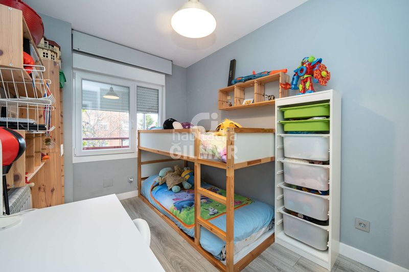 Piso descubre el privilegio de vivir en una de las zonas más exclusivas , conde orgaz, con esta espectacular vivienda en altur en Madrid - Imagen 23