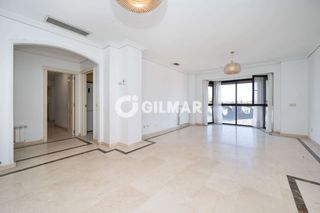 Appartamento in Conde Orgaz - Piovera. 1.100.000   151 m  3 dormitorios  3 baños  2 plazas de garaje  t