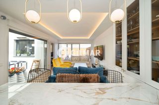 Casa aparellada a Rejas. Sumérgete en esta espectacular oportunidad dentro del exclusivo