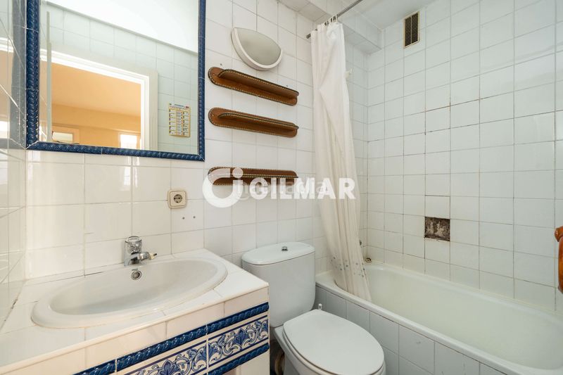 Foto d3583b7c-83c0-46a1-8e5c-1e14e5a3b888. Pis amb calefacció aparcament piscina a Palomas Madrid
