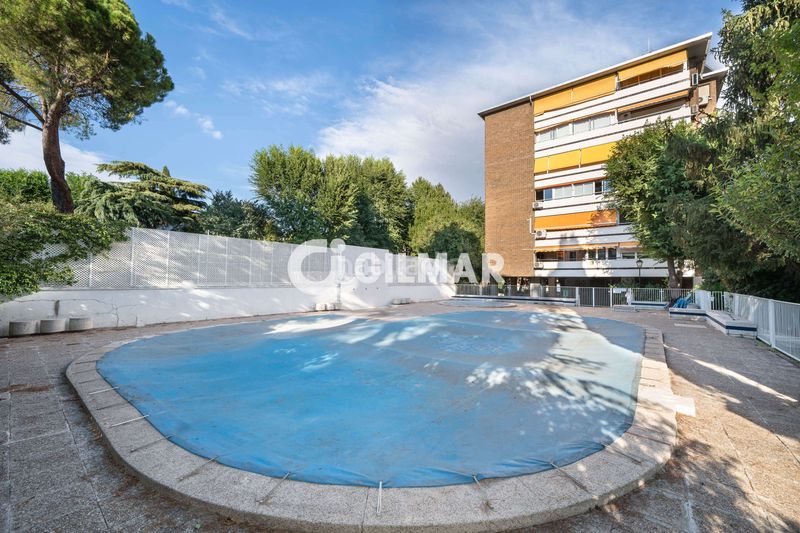 Foto f29b9ca2-6148-4b23-add7-3719b2ca668f. Pis amb calefacció aparcament piscina a Palomas Madrid
