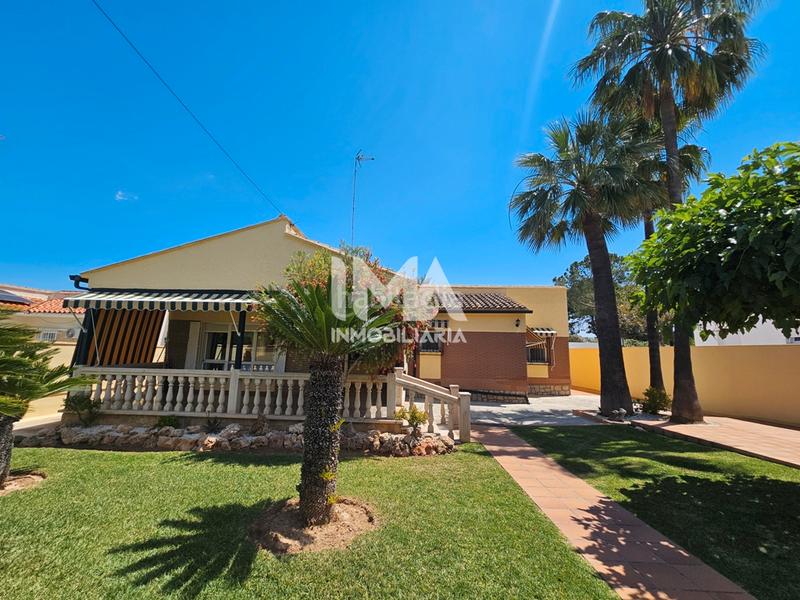 Foto 3d28c98a-c923-4459-81f1-eb056a17c8fc. Chalet en Montealegre Eliana (l´)
