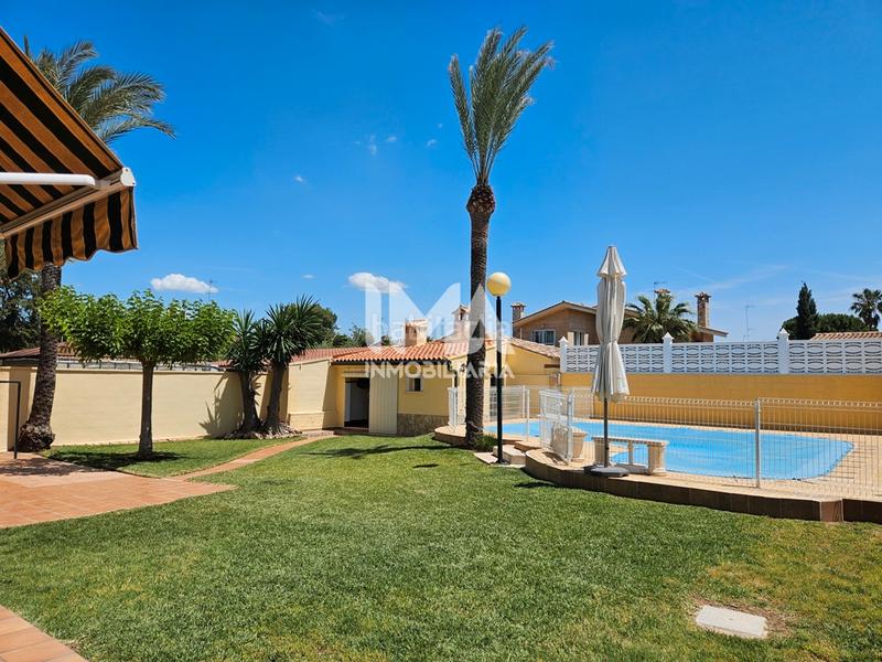 Foto 9272e24b-61ff-48ef-8946-e3d6c485225d. Chalet en Montealegre Eliana (l´)