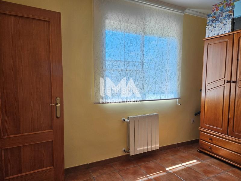 Foto 0765807b-8587-4571-b542-c40493228c83. Chalet mit heizung parking pool in Montealegre Eliana (l´)
