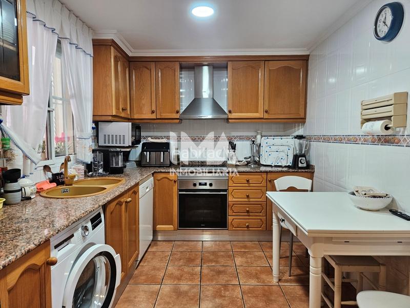 Foto 871470a9-faf6-4eb8-b3ac-68bd92fd8cc9. Chalet mit heizung parking pool in Montealegre Eliana (l´)