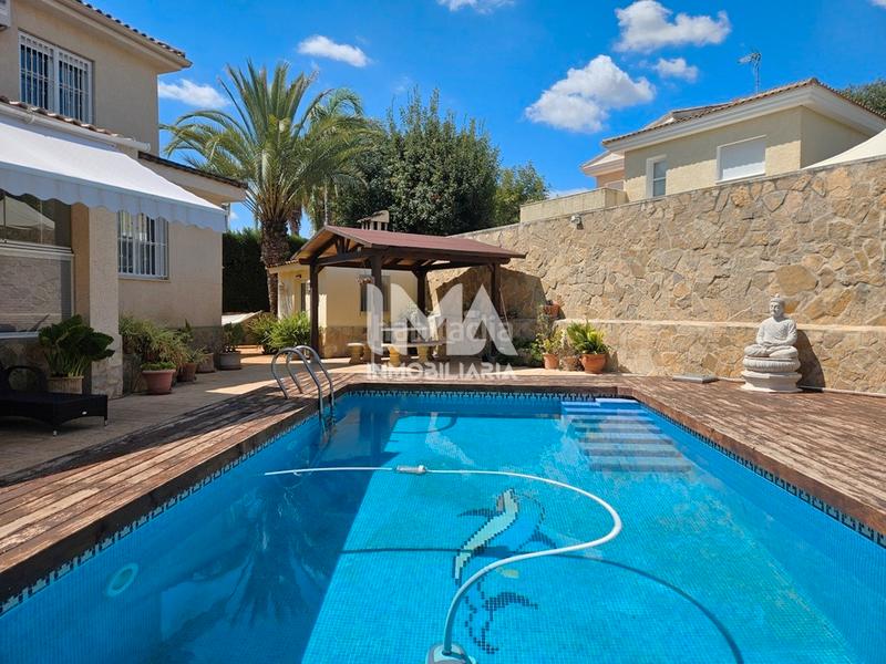 Foto 8f4281f9-c378-44d3-8e38-ad8c510b8be7. Chalet mit heizung parking pool in Montealegre Eliana (l´)