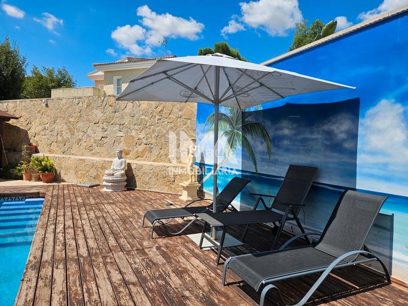 Foto b4ae20bc-a691-477d-8206-21918d62c504. Chalet mit heizung parking pool in Montealegre Eliana (l´)