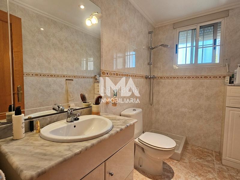 Foto da2cca5e-83cc-4ae0-a7f5-183416e2510e. Chalet mit heizung parking pool in Montealegre Eliana (l´)