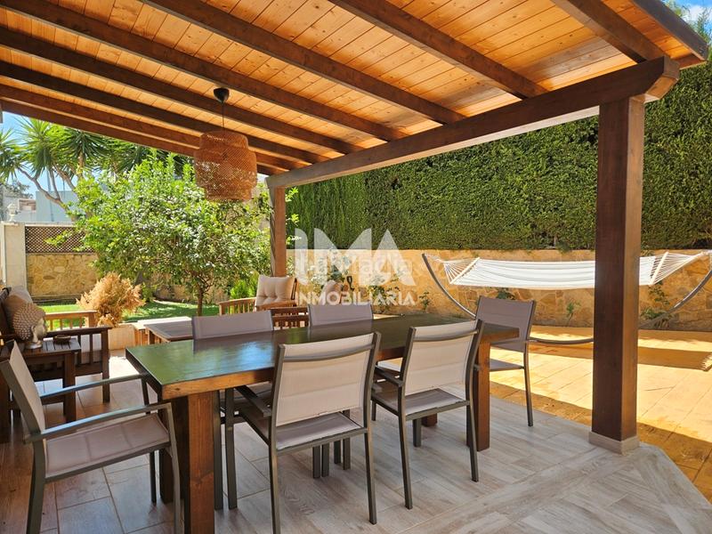 Foto f8768ec1-2ae8-439b-8b22-bf48bb26c642. Chalet mit heizung parking pool in Montealegre Eliana (l´)