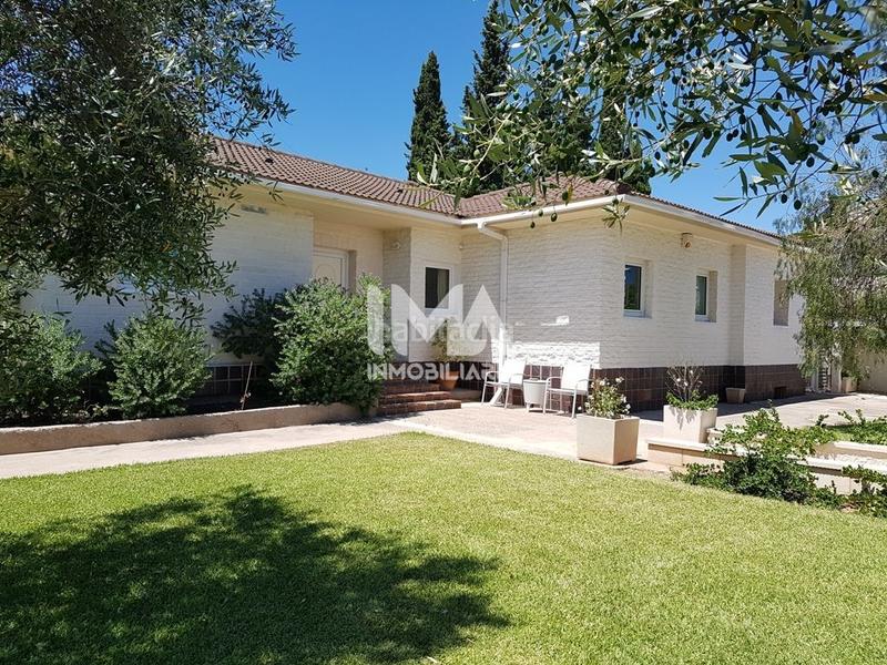 Foto 6b2419c6-9e0e-402e-8510-35aa4fdeb246. Xalet amb calefacció aparcament piscina a Montealegre Eliana (l´)