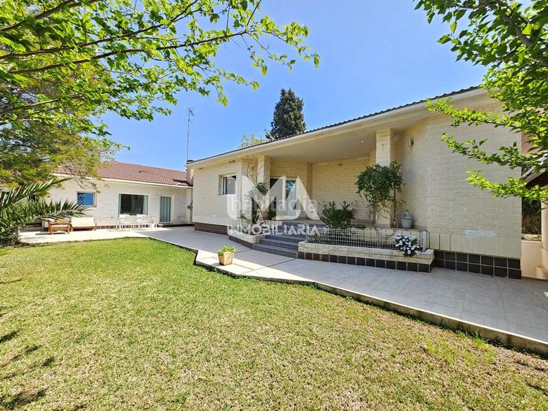 Foto 8f36f730-07b5-4354-a386-ee1971068bc0. Xalet amb calefacció aparcament piscina a Montealegre Eliana (l´)