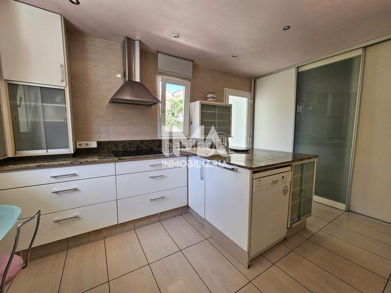 Foto abf791c4-75b2-4ec0-8a3a-306c0632e919. Xalet amb calefacció aparcament piscina a Montealegre Eliana (l´)