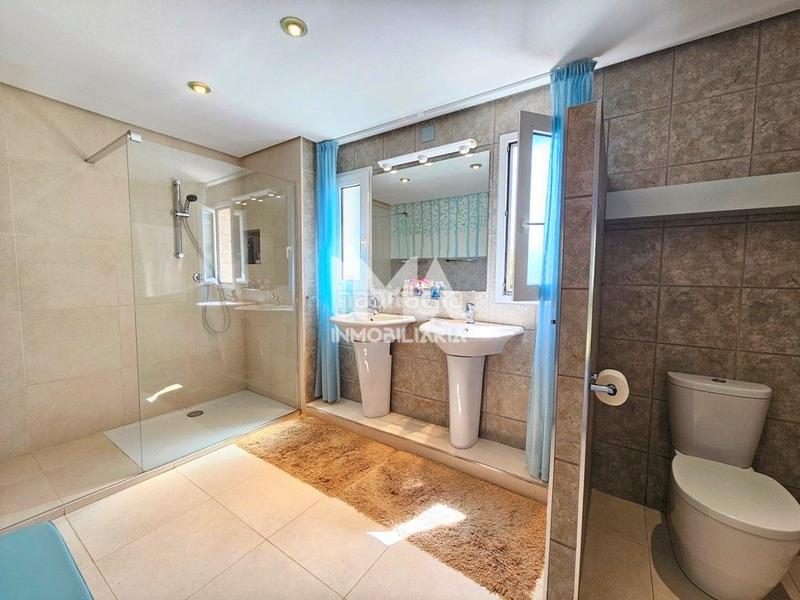 Foto b45a87f2-8454-420a-8252-079aa7d2ea9d. Xalet amb calefacció aparcament piscina a Montealegre Eliana (l´)