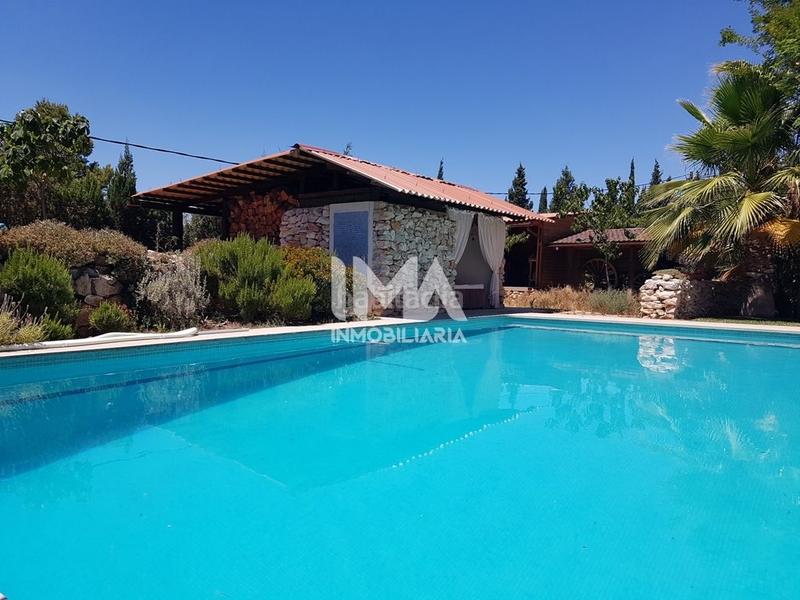 Foto f9663518-0c6a-40c2-a582-cf536def8fac. Xalet amb calefacció aparcament piscina a Montealegre Eliana (l´)