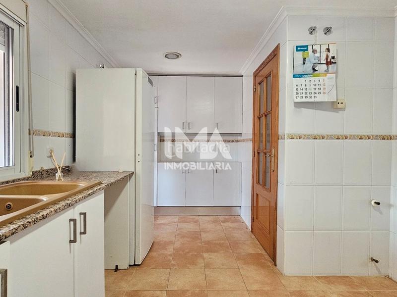 Foto 3124b71a-fb3e-449d-a86a-29ca513c5d9e. Alquiler casa adosada en Serra